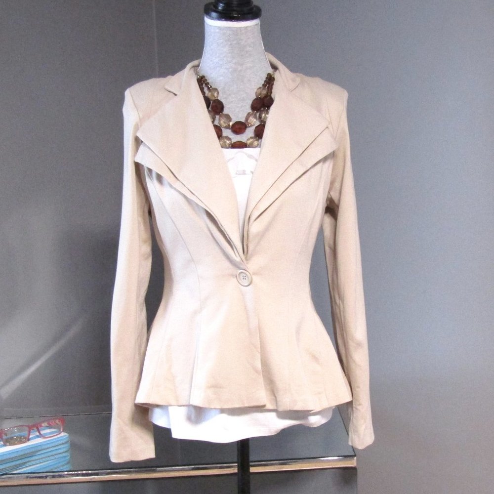 NWT Hybrid & Company Tan Blazer Size M